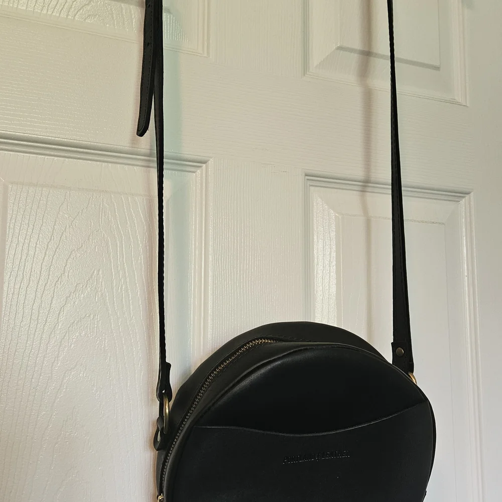 Portland Leather Black Bag - Picture 2 of 5